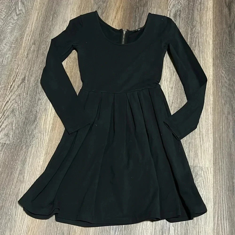 (45)  Aritzia Talula dress​